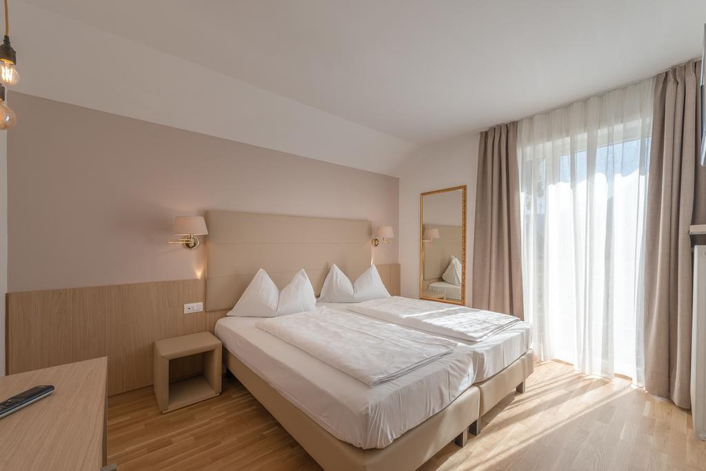 Tirolerin Garni Hotel Termeno Eksteriør bilde